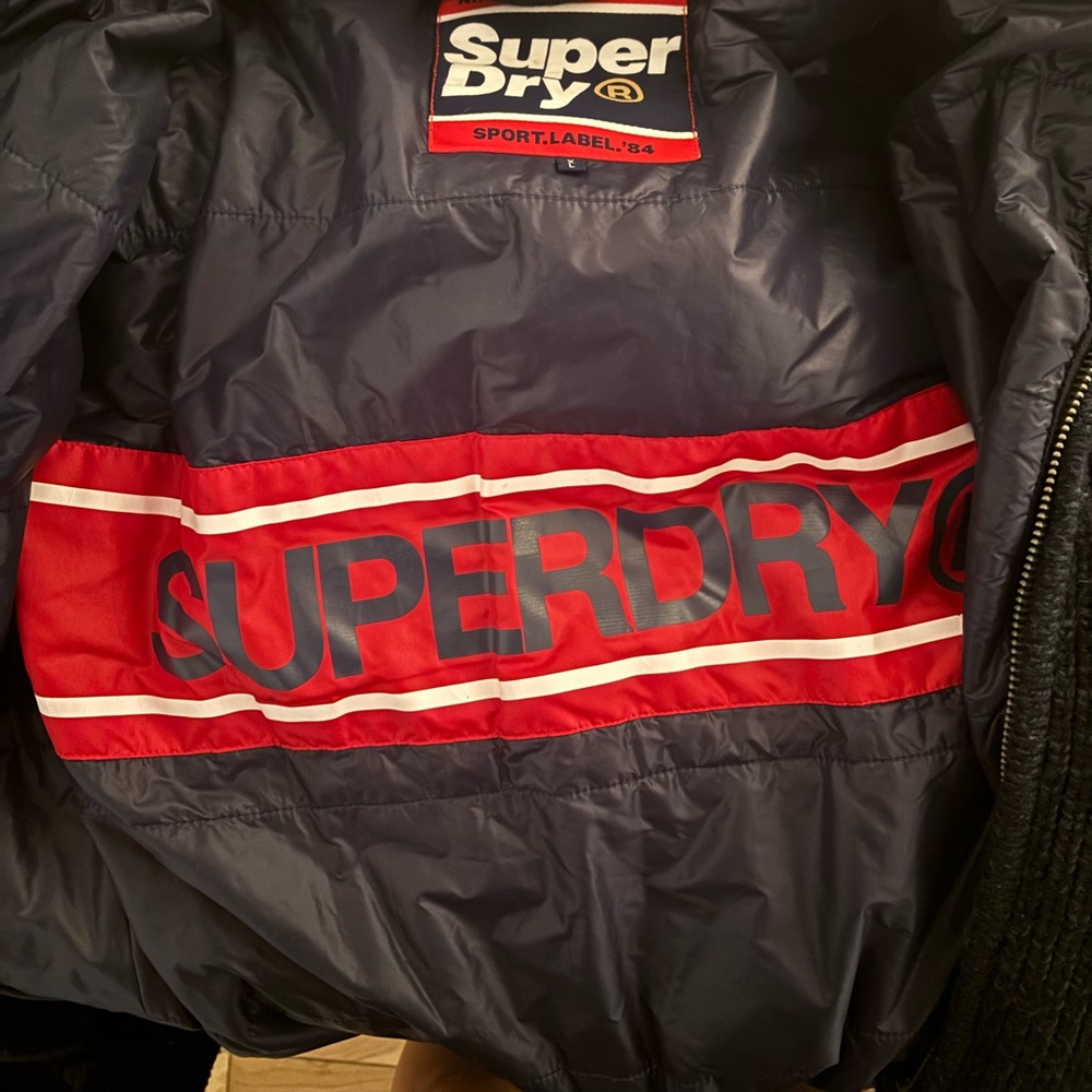 Super dry sport label men’s jacket XL in great shape!